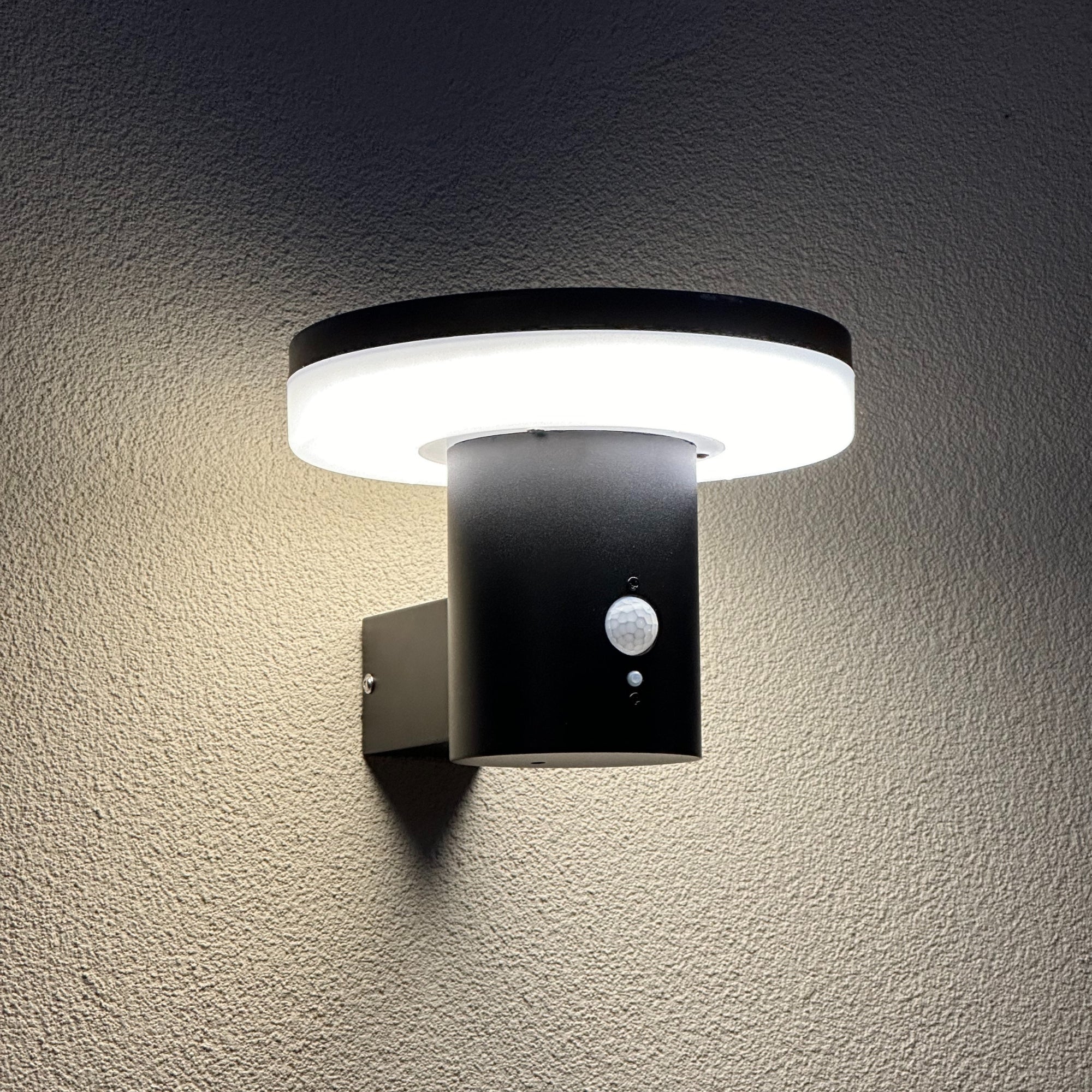 Solar-LED-Wandleuchte ALTO - Bewegungsmelder - 3 Beleuchtungsmodi 150 bis 1000 Lumen - Lumihome