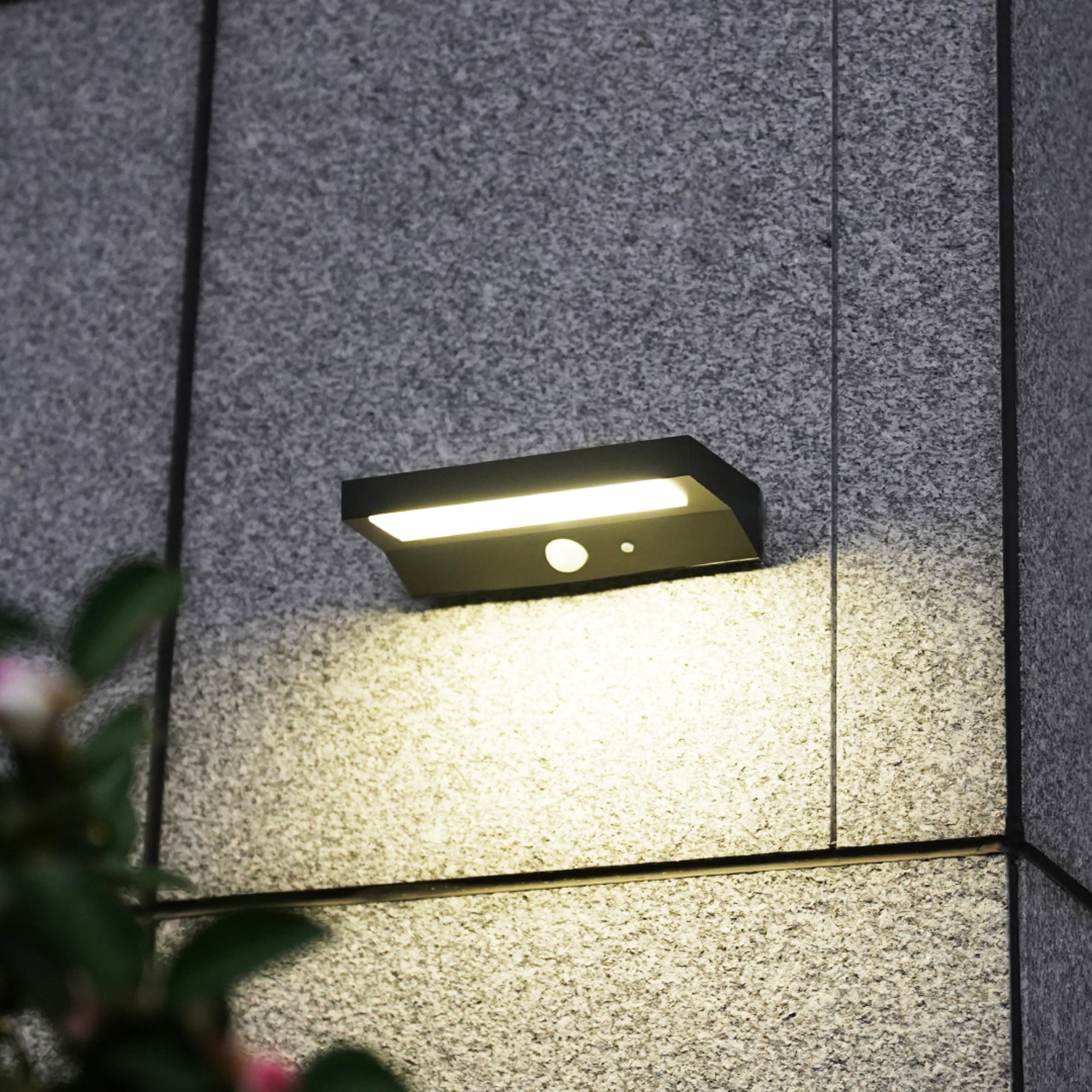 Solar-Wandleuchte Pulsar LED für den Außenbereich - Bewegungssensor - 3 Lichtmodi von 75 bis 600 Lumen - Lumihome