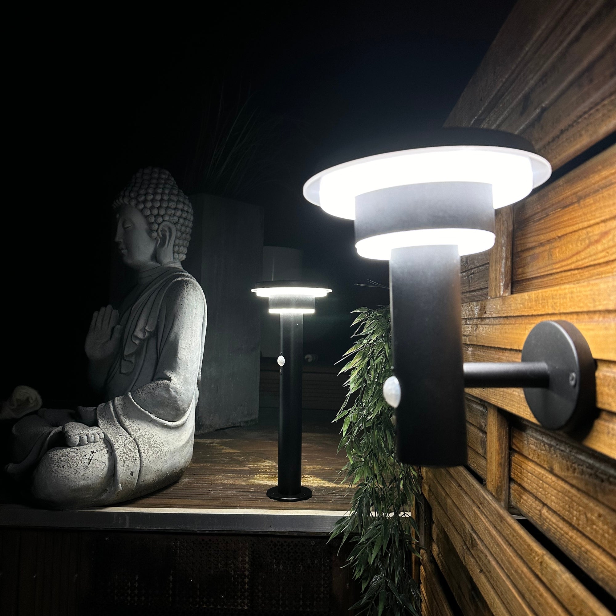 Applique Led solaire GENOVA - Détecteur de mouvements - 3 modes d'éclairage 75 à 600 lumens - Lumihome