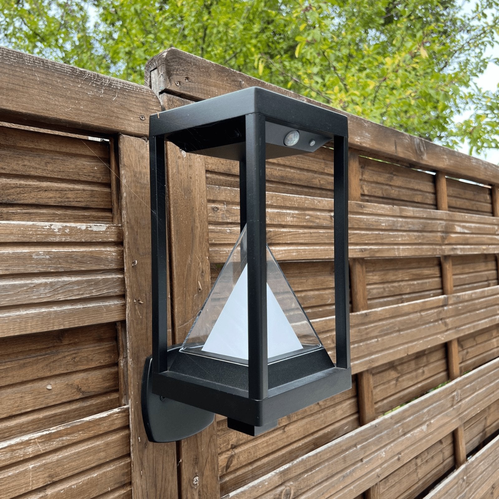 Solar-LED-Wandleuchte KEOPS - Bewegungsmelder - 3 Beleuchtungsmodi 75 bis 600 Lumen - Lumihome