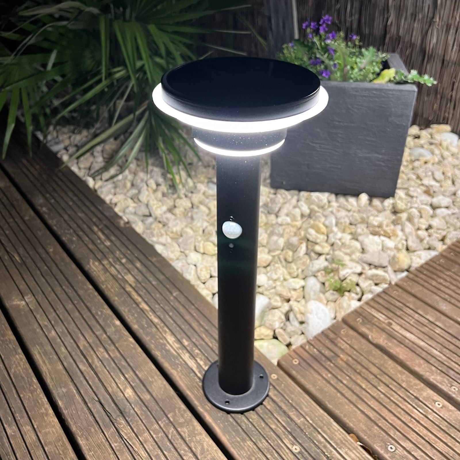 GENOVA Solar-LED-Terminal – Bewegungsmelder – 3 Beleuchtungsmodi 75 bis 600 Lumen – Lumihome