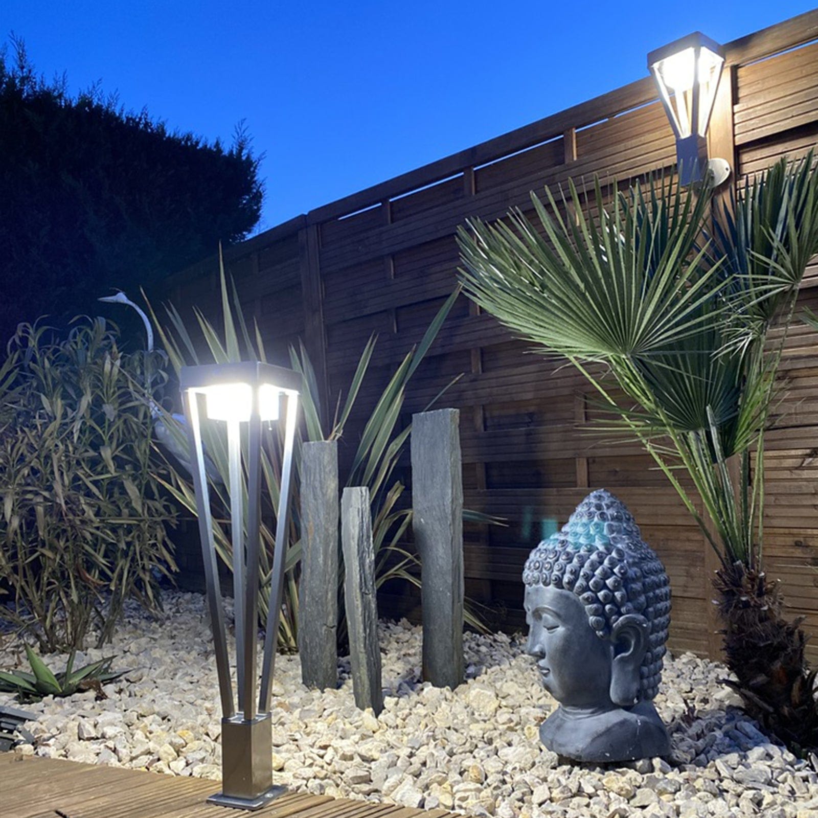 Borne Led solaire LUXOR - Détecteur de mouvements - 3 modes d'éclairages - 75 à 600 lumens - Lumihome-France.com